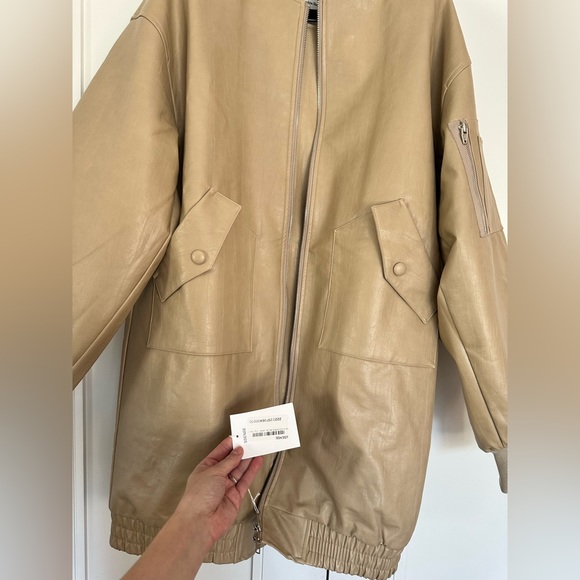 ❌❌❌SOLD!THE FRANKIE SHOP New Beige Jesse Faux-Leather Jacket NWT! Size XS-S - Picture 10 of 15